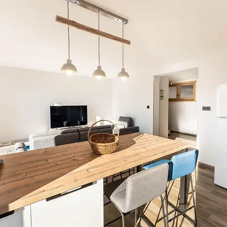 Moho Mountain * ג'רארדמר